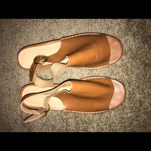 Universal Threads Sandals Size 8 1/2
